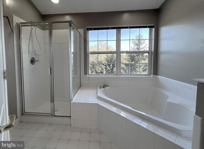 Building Photo - 13611 Acorn Hunt Pl