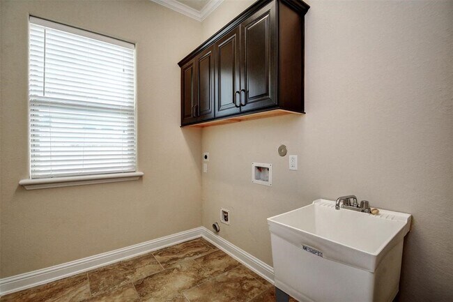 Building Photo - 106 Bella Sole