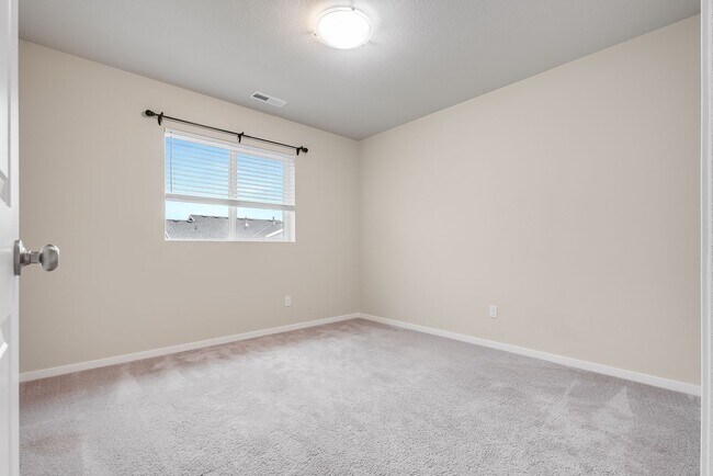 Building Photo - Beautiful Newer Build 5 Bed 3 Bath Beaverton Rental Home!