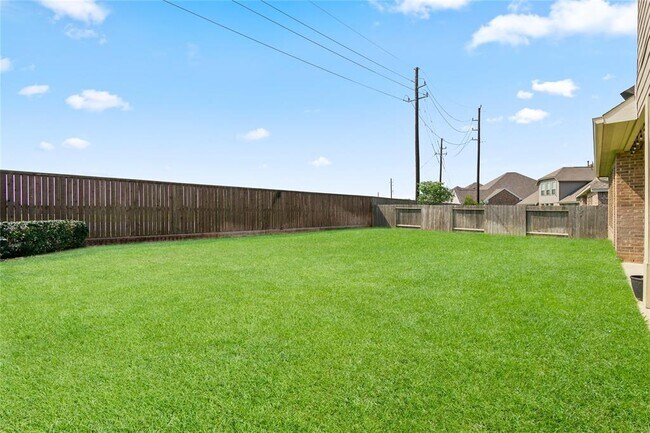 Building Photo - 20302 Rosegold Way