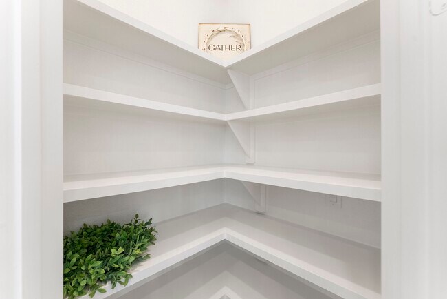 Building Photo - 26545 Pioneer Pointe Ct