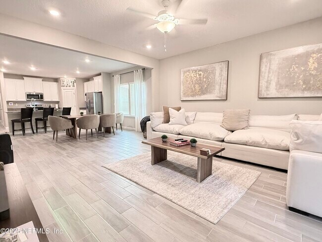 Building Photo - 1676 Enclave Rd