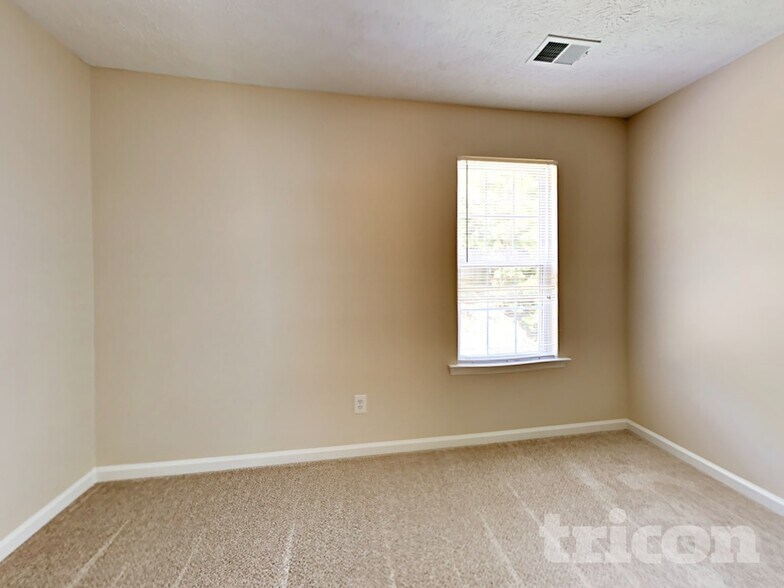 Building Photo - 201 St Charles Ave