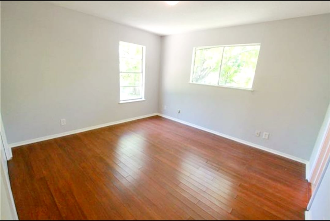 Building Photo - 9805 Dallum Dr