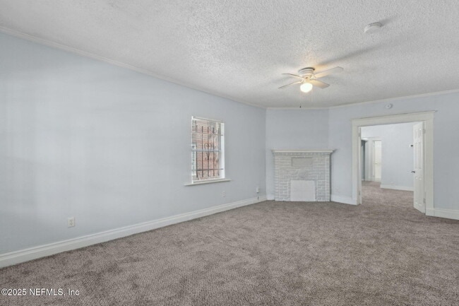 Building Photo - 421 W 18th St