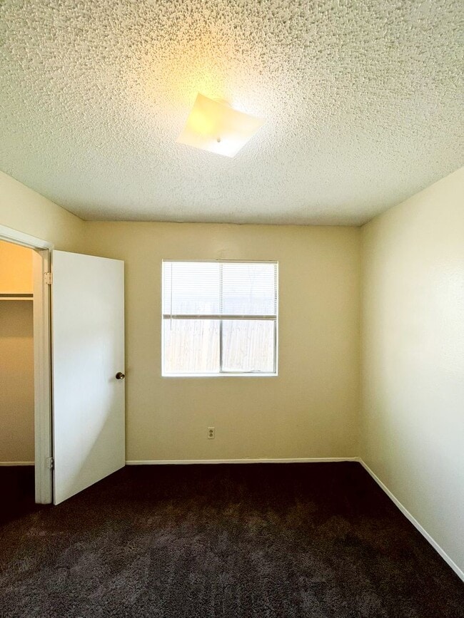 Building Photo - Available NOW!!!! This charming 1 story, 3 bedroom, 2 bath house could be your next home! Beautif...