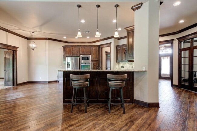 Building Photo - 22090 White Pine Cir