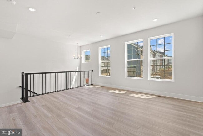 Building Photo - 7736 Meander Ct S