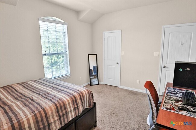 Building Photo - 15523 Birdstone Ln