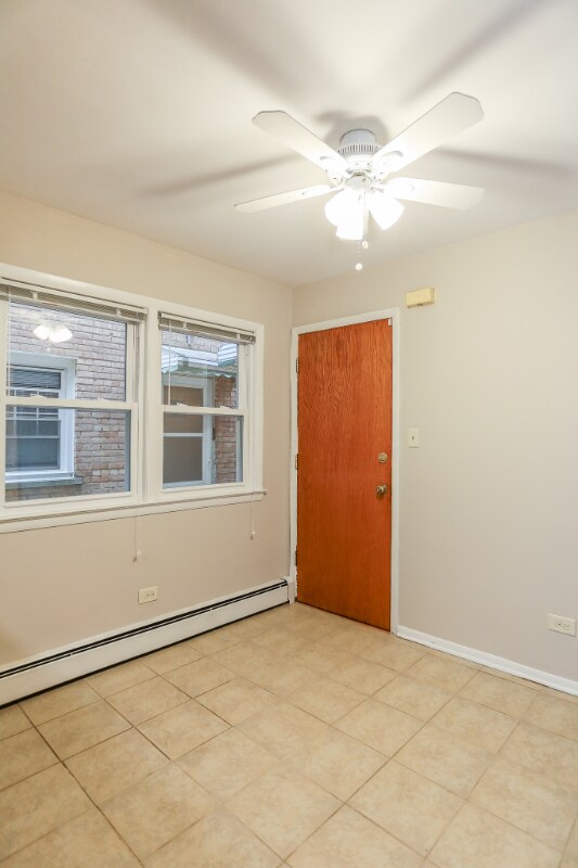 Building Photo - 8614 W Berwyn Ave