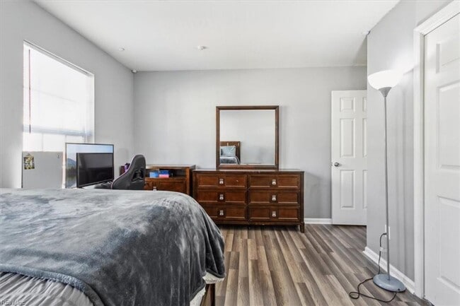Building Photo - Spacious 4 bedroom, 2.5 bath home in Cobbl...