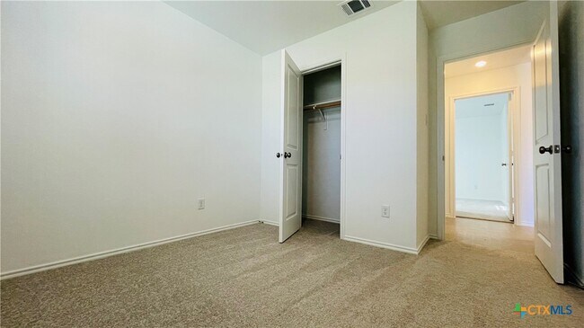 Building Photo - 1122 Campbellton Dr