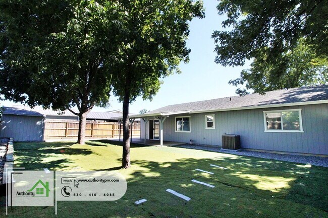 Building Photo - 3527 Savage Dr