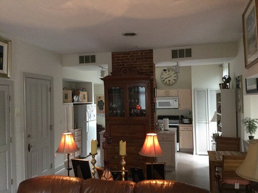 Primary Photo - 38 Maryland Ave