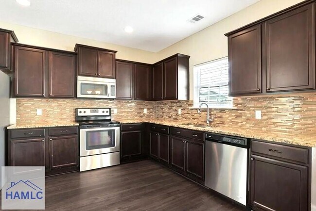Building Photo - 763 English Oak Dr