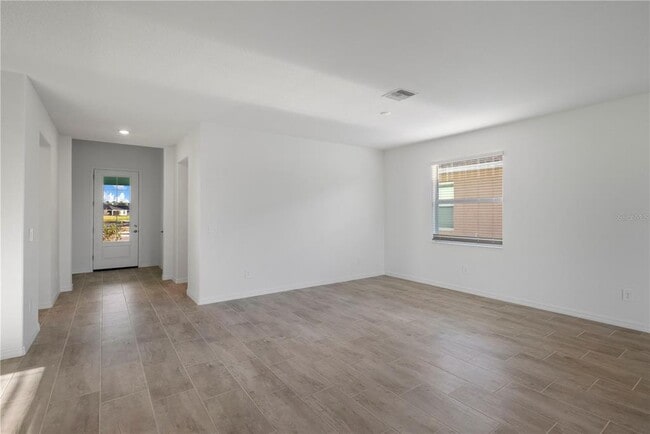 Building Photo - 43521 Treadway Dr