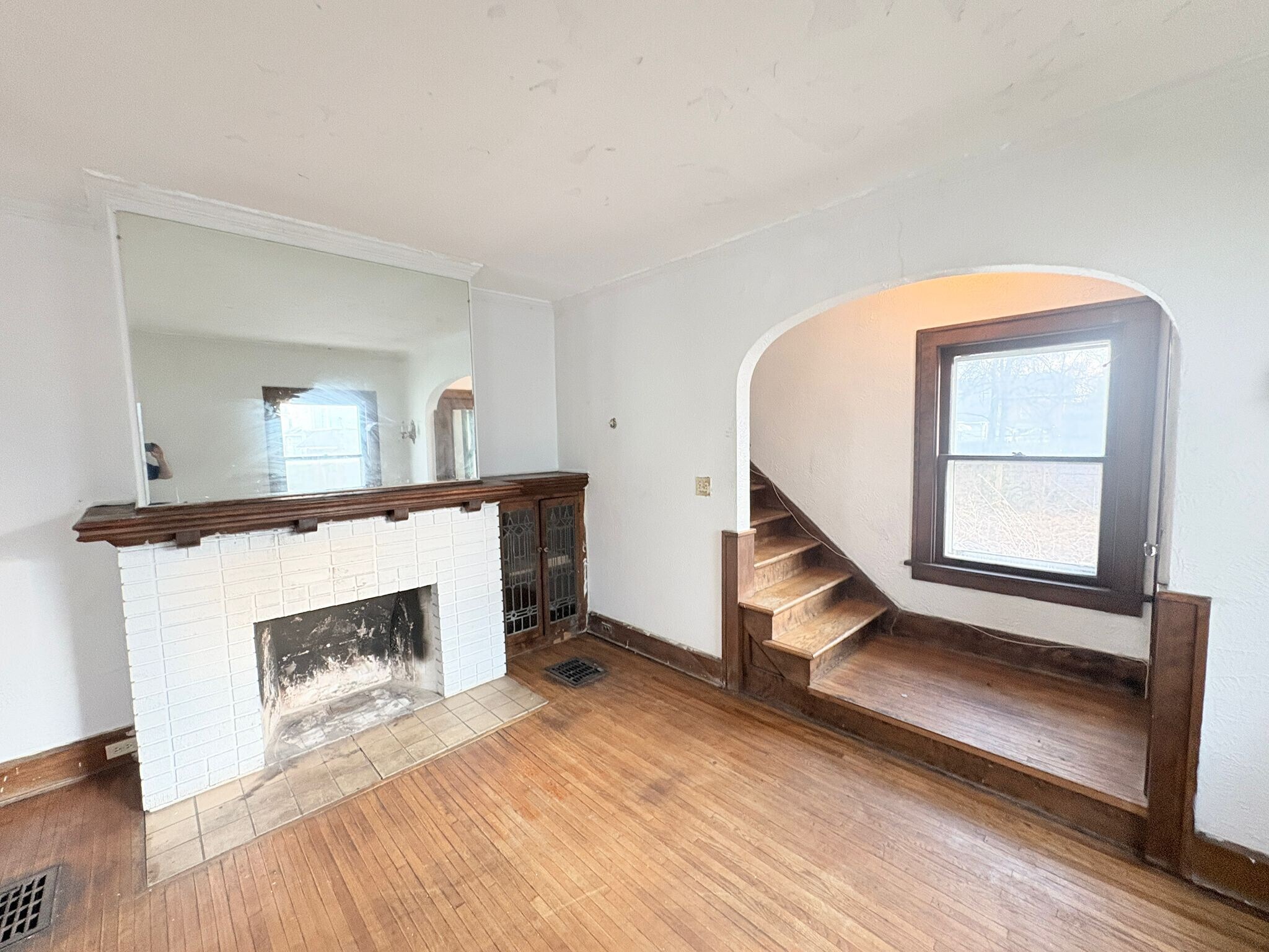 Building Photo - 1907 Oakwood Ave