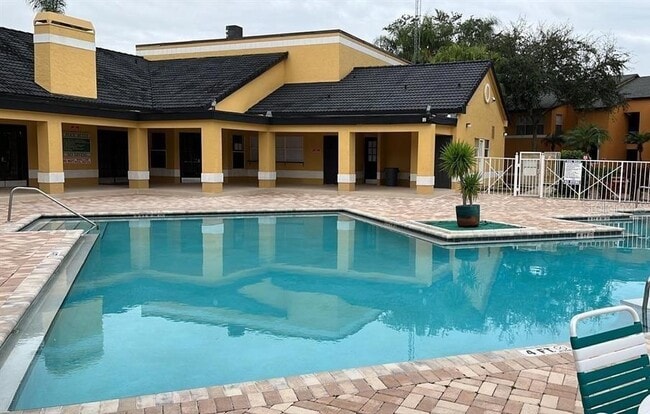 Building Photo - 5737 Gatlin Ave