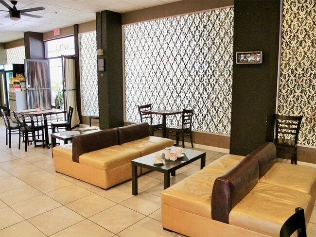 Building Photo - 400 Kings Point Dr