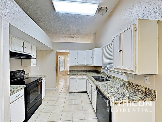 Building Photo - 24027 Leathergate Dr
