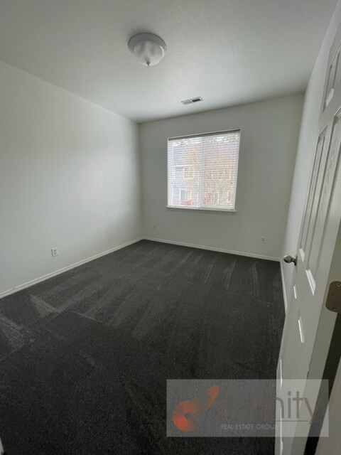 Building Photo - 21847 SW Vintner Ln