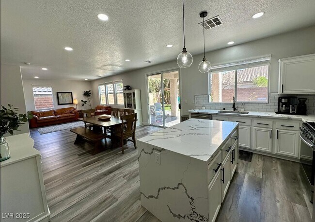Building Photo - 11057 Village Ridge Ln