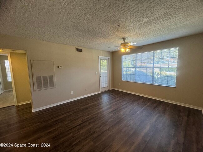 Building Photo - 7667 N Wickham Rd