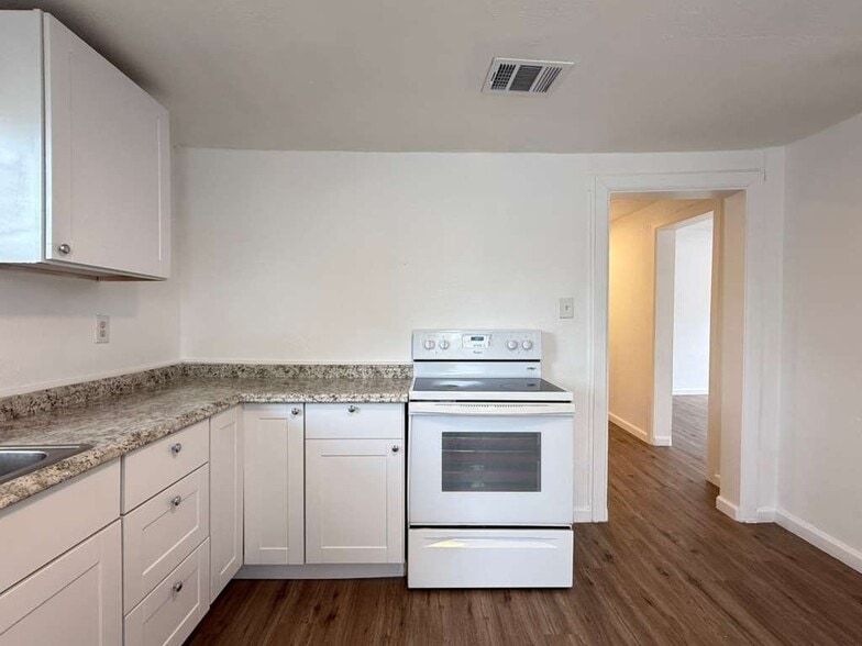 Building Photo - 2311 Potosi St