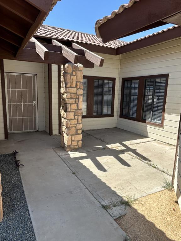 Building Photo - 13635 Elm St