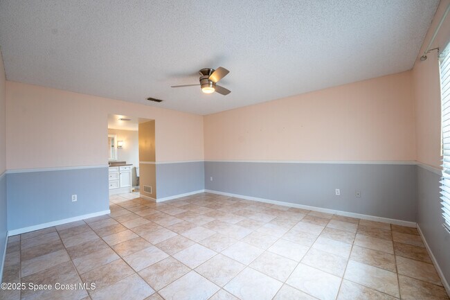 Building Photo - 2390 Queens St SE