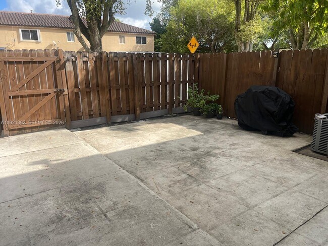 Building Photo - 8400 SW 154th Cir Ct