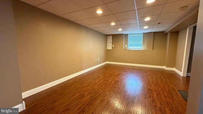 Building Photo - 1334 Easton Rd