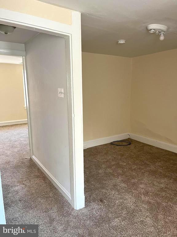 Building Photo - 145 Levering St