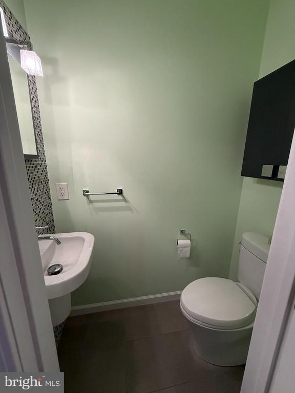 Building Photo - 3 Carey St