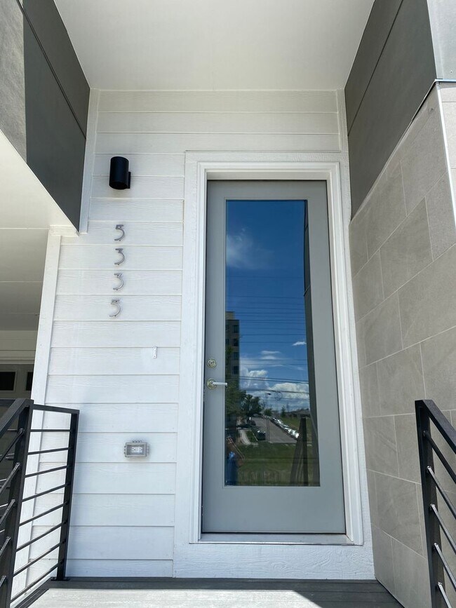 Building Photo - Welcome To Your New Home At Overlook Station
