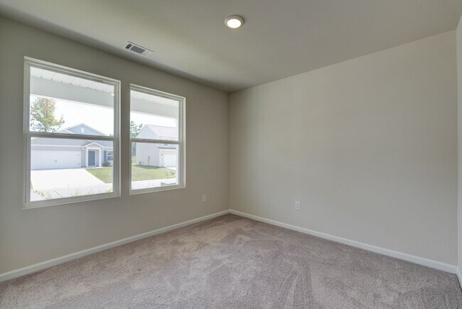 Building Photo - 220 Ingleby Rd