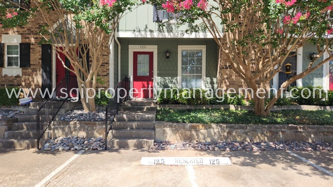Primary Photo - 125 Surrey Ln
