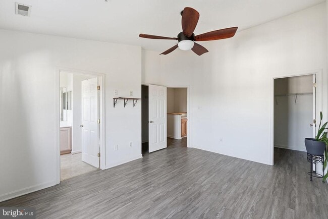 Building Photo - 554 Ellison Ct