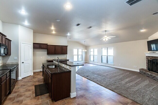 Building Photo - Beautiful open 4/2/2 in Frenship School Di...