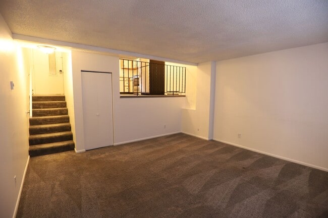 Building Photo - 257 Canby St