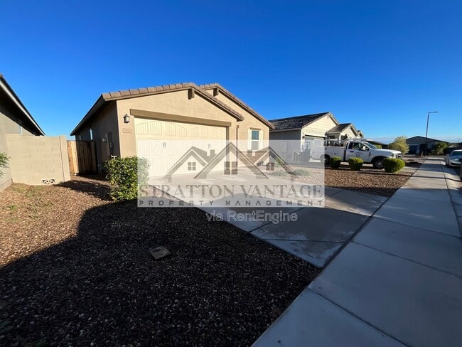 Building Photo - 2942 Kim Dr