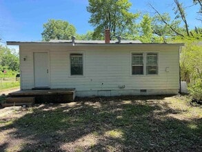 Building Photo - 3800 E Mallory Ave