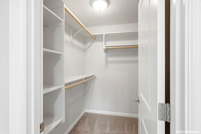 Building Photo - 1553 N Ravens Best Cir