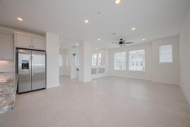 Building Photo - 7746 Meadow Mouse Ln