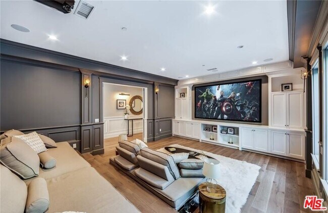 Building Photo - 4710 Noeline Ave