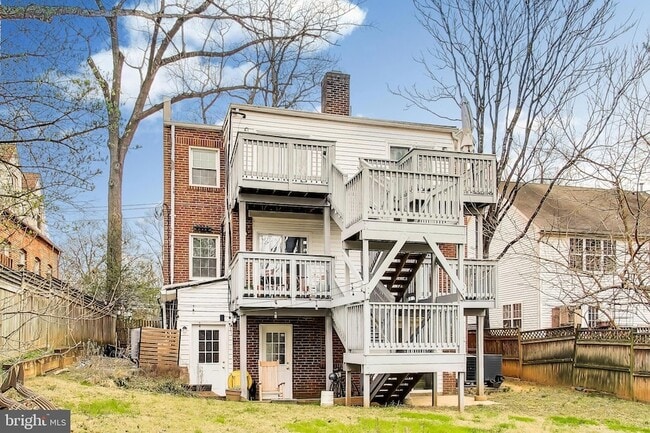 Building Photo - 8414 Flower Ave