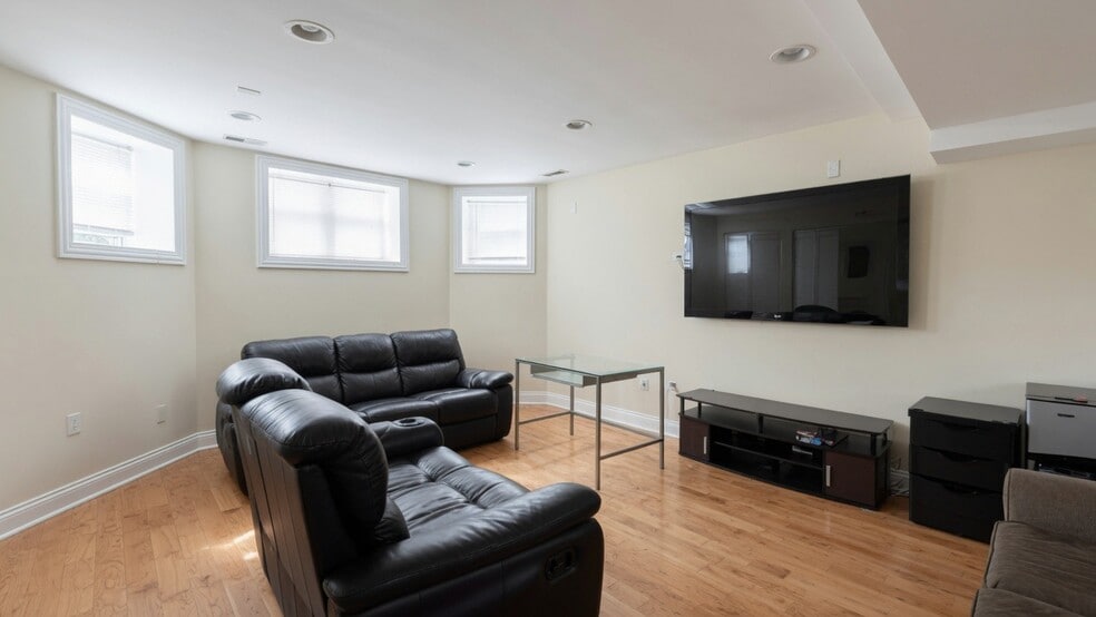 Building Photo - 4018 N Central Park Ave