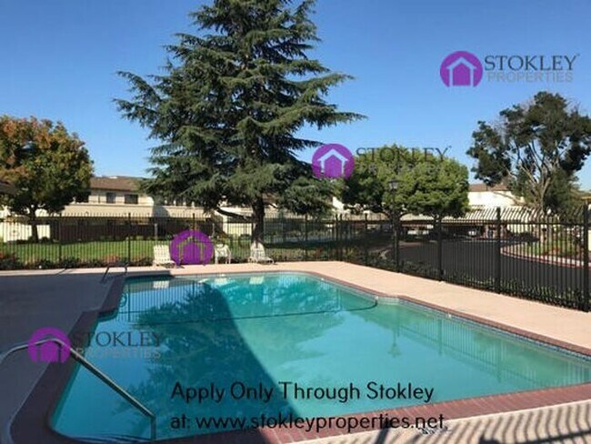 Building Photo - 5085 Valley Crest Dr
