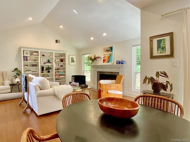 Building Photo - 21 North Loop