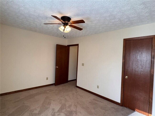 Building Photo - 1118 Booth Ct SW